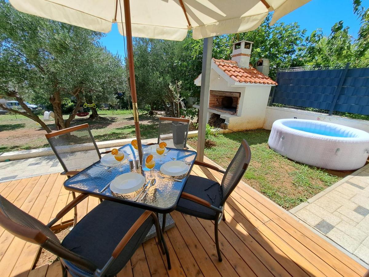 Jalumi Appartement Zadar Buitenkant foto